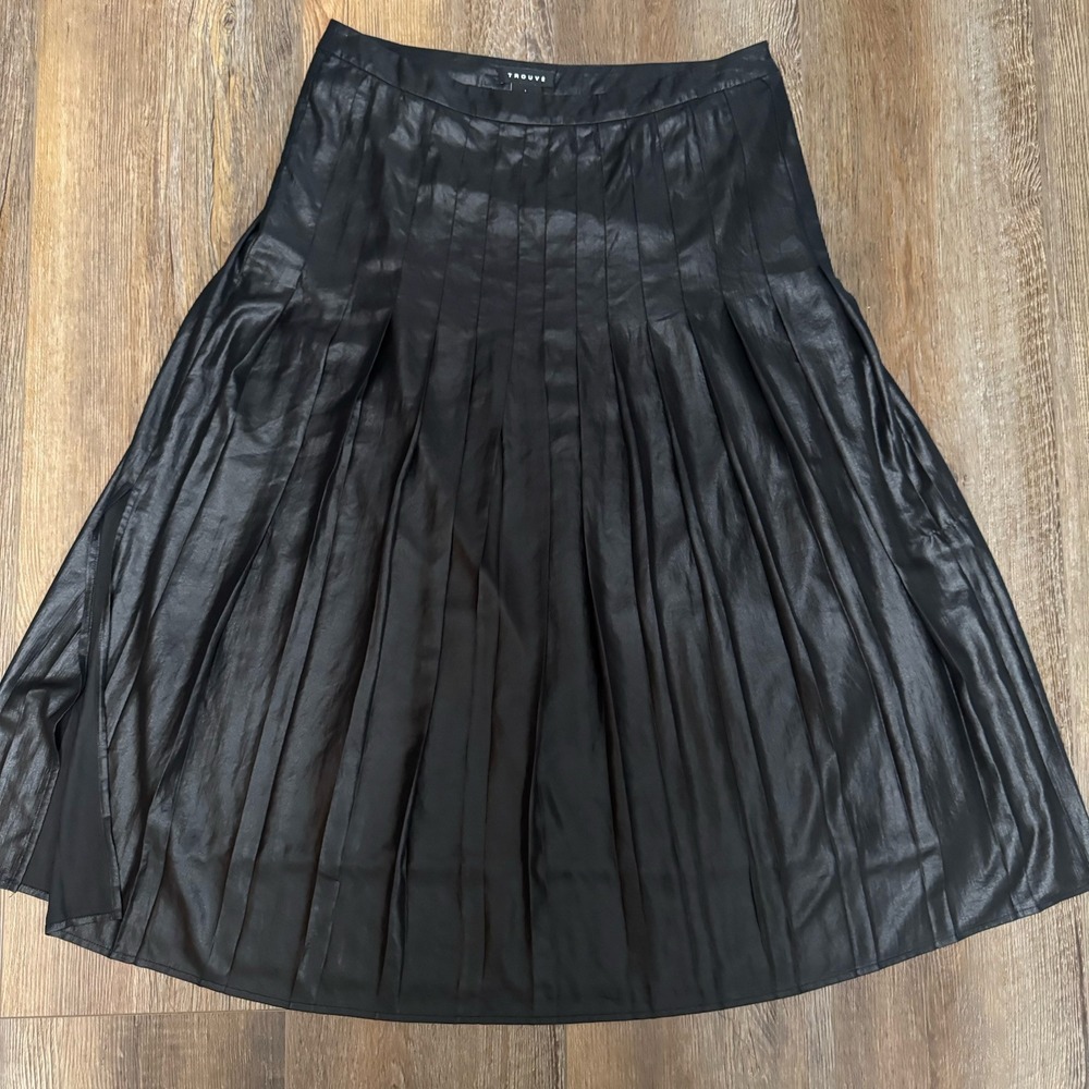 Trouvé Women's‎ Coated Black Metallic Pleated Midi Skirt Fully Lined Flowy Sz L